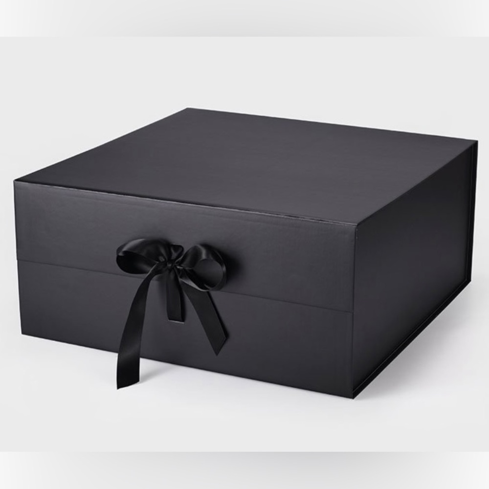 Black Magnetic Closure Gift Box 17.3”x17.3”x7.87”